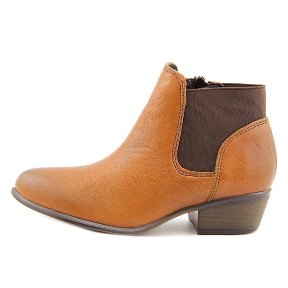 Steve Madden Rozamare Boots - Picture 2 of 6